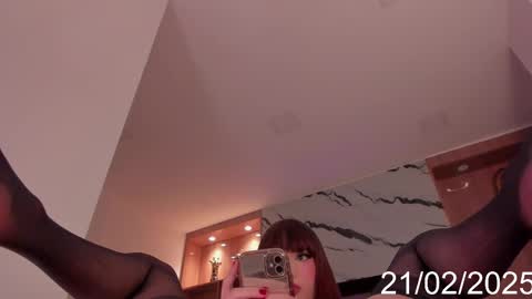 Snapshot of isabel_escorcia chatting on 02.21.25 Isabel online show from 02.21.25