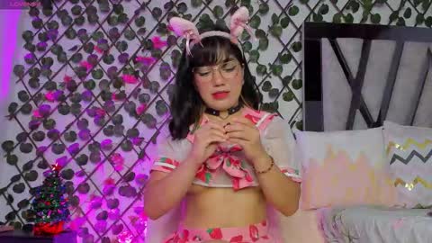 Snapshot of isabel_jamess chatting on 11.30.25 Isa online show from 11.30.25