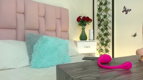 I S A online show from 12.21.24