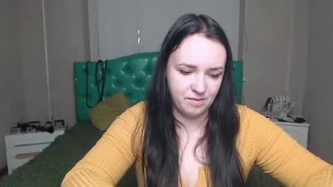 IsabelBlackberry online show from 12.16.24