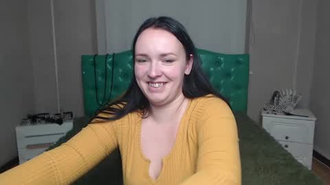 IsabelBlackberry online show from 12.16.24