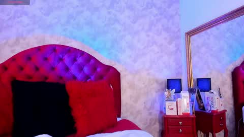 Isabell 13 online show from 04.15.26