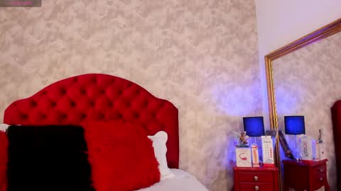 Snapshot of isabell_13 chatting on 04.28.26 Isabell 13 online show from 04.28.26