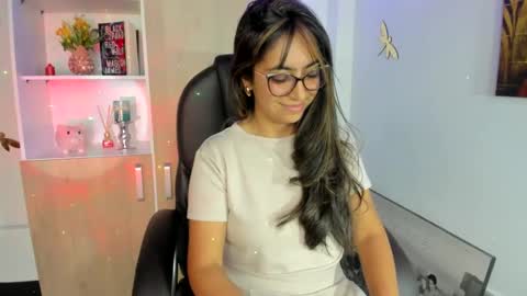 Snapshot of isabella22_1 chatting on 02.26.25 Isabella22 1 online show from 02.26.25