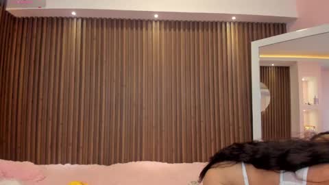 Snapshot of isabella_cooper9 chatting on 12.19.24 Isabella Cooper online show from 12.19.24