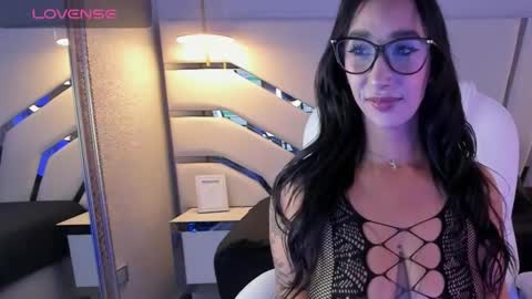 Isa  online show from 12.21.25