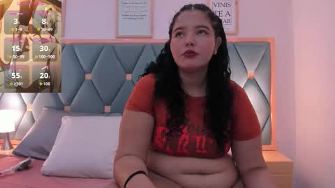 Snapshot of isabella_walton_ chatting on 11.07.25 Bella online show from 11.07.25