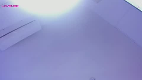 Snapshot of isabella_whiite chatting on 02.01.25 Isabella White online show from 02.01.25