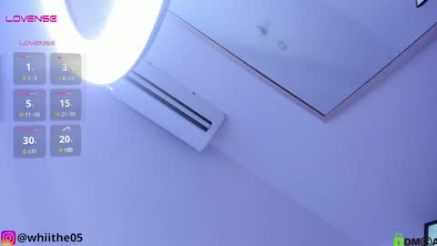 Snapshot of isabella_whiite chatting on 02.14.25 Isabella White online show from 02.14.25