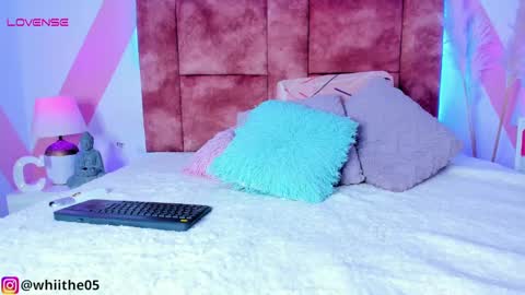 Snapshot of isabella_whiite chatting on 03.06.25 Isabella White online show from 03.06.25