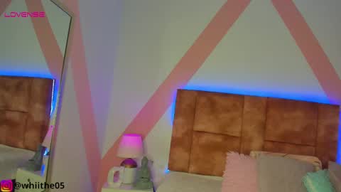 Snapshot of isabella_whiite chatting on 03.08.25 Isabella White online show from 03.08.25