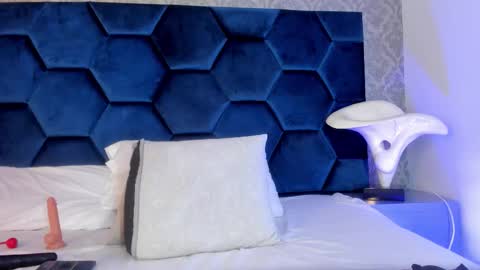 Snapshot of isabellaa_palacios chatting on 10.07.25 isabellaa_palacios online show from 10.07.25