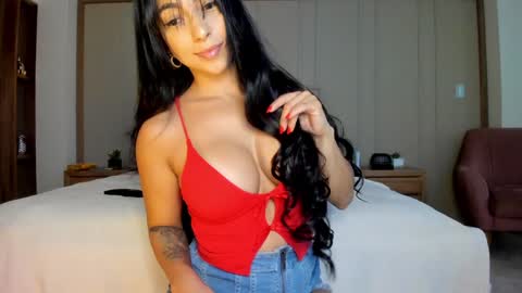 Snapshot of isabellabeker_ chatting on 01.26.25 ISABEL online show from 01.26.25