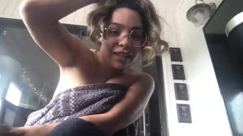 isabellaelizabeth online show from 02.05.26