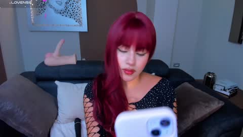 Isa Hill  online show from 12.11.24