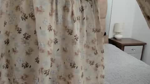 isabellakai online show from 10.21.25