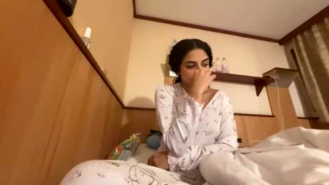 Snapshot of isabellakoffs chatting on 11.29.25 Isabella.. back again online show from 11.29.25