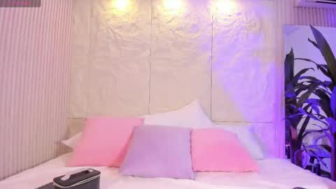 Snapshot of isabellax21 chatting on 09.21.25 Isa online show from 09.21.25