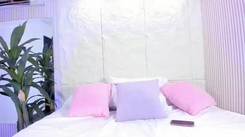 Snapshot of isabellax21 chatting on 12.05.25 Isa online show from 12.05.25