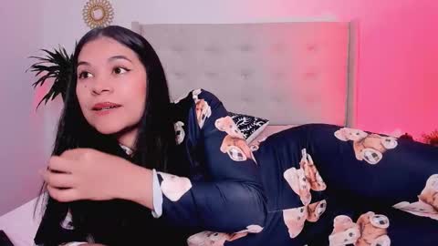 Isabelle Diaz online show from 11.22.25