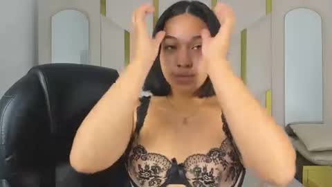 isabellrodriguez18 online show from 10.31.25