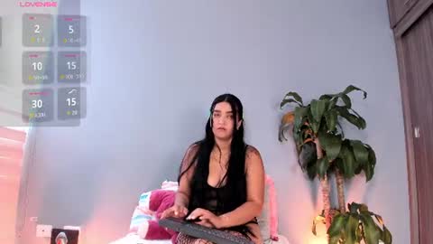 Snapshot of isabunnyy chatting on 07.19.26 Isa online show from 07.19.26