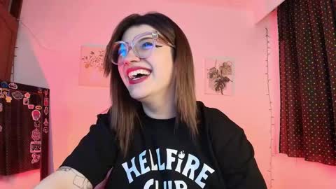 Snapshot of isaferrer06 chatting on 11.26.25 Isabella Ferrer online show from 11.26.25