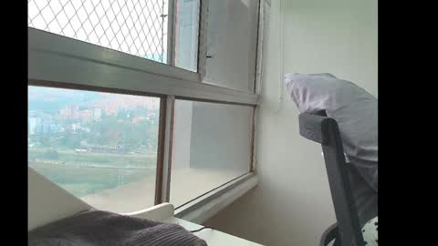 Snapshot of isis_pink chatting on 02.19.26 Alaya online show from 02.19.26