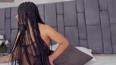 Snapshot of isislarah chatting on 10.23.25 Isis Larah online show from 10.23.25