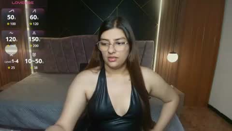 ISIS ROSEE online show from 06.16.26