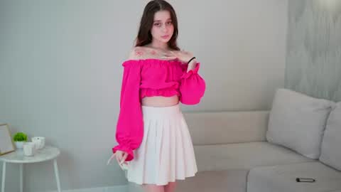 Snapshot of isisschwendinger chatting on 06.15.26 Linet online show from 06.15.26