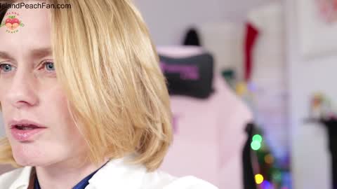 Lou  Peaches online show from 12.20.25