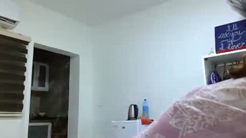 Snapshot of island_serena chatting on 09.19.25 Sexy Serena online show from 09.19.25