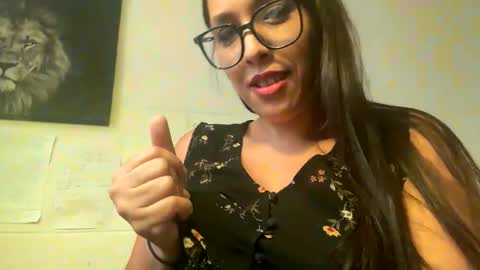 Snapshot of islandmilf777 chatting on 11.19.25 BiancaRose online show from 11.19.25