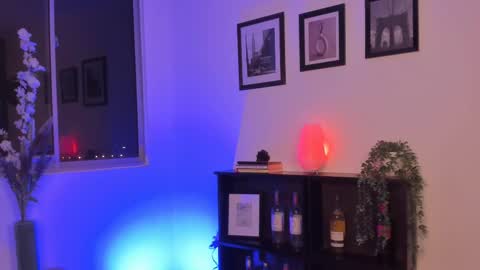 Julyane online show from 02.23.25