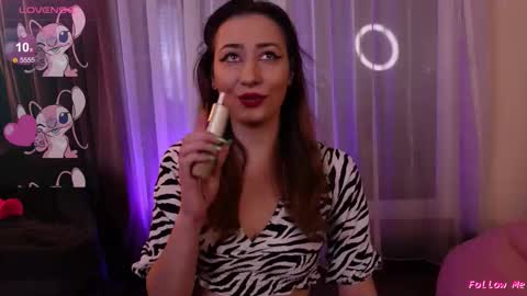 Snapshot of isoldebliss chatting on 10.23.25 IsoldeBliss online show from 10.23.25