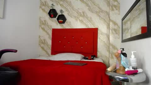 Snapshot of issa__love chatting on 10.03.25 issa online show from 10.03.25