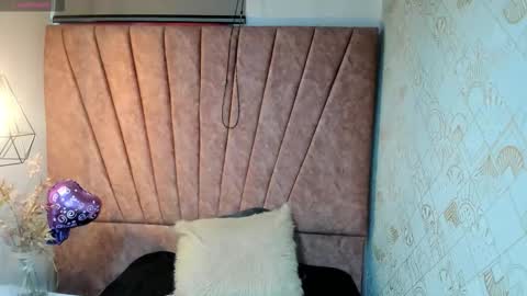 ISSA MILF online show from 10.12.25