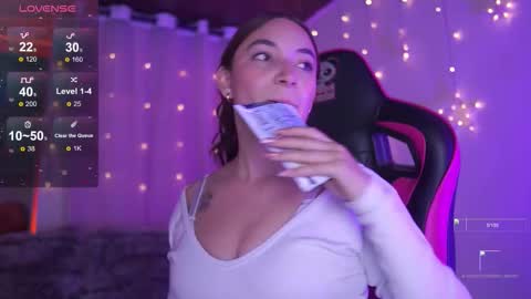 Snapshot of issa_monterrey chatting on 11.05.25 ISSA online show from 11.05.25