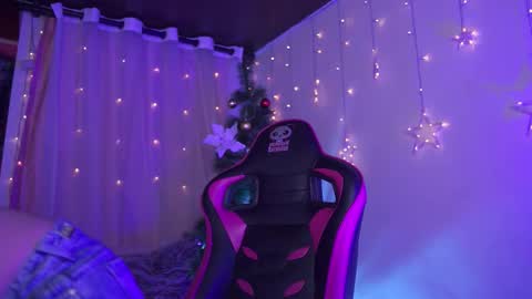 Snapshot of issa_monterrey chatting on 11.25.25 ISSA online show from 11.25.25