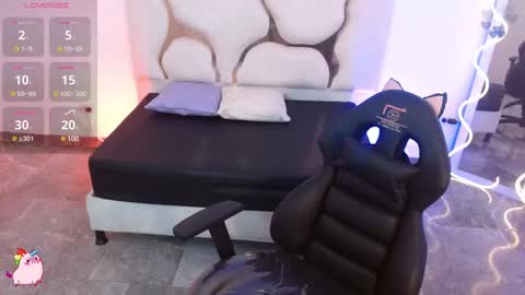 Issa online show from 02.12.25