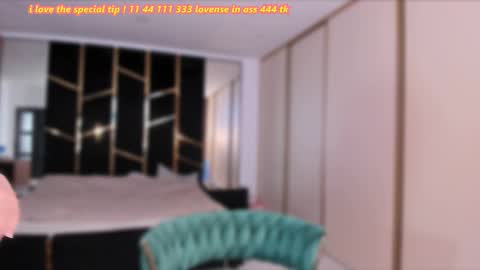 Issy online show from 03.18.26