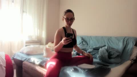 Issabelle online show from 02.26.25