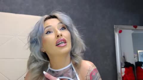 Snapshot of issasmyth chatting on 02.20.26 IssaSmyth online show from 02.20.26