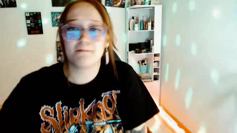 Yiz online show from 12.21.24