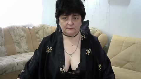 IsXLoves online show from 02.28.25