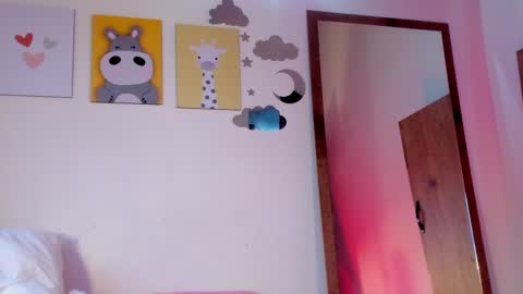 Snapshot of itahisa_cute chatting on 02.20.25 itahisa online show from 02.20.25