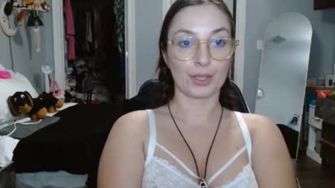 Bella Bloom online show from 02.01.25