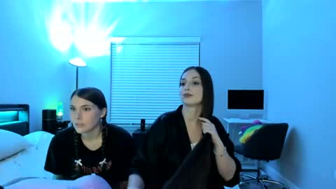 Snapshot of italiana25 chatting on 07.17.26 Bella Bloom online show from 07.17.26