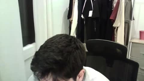 italianboybcn online show from 12.16.25